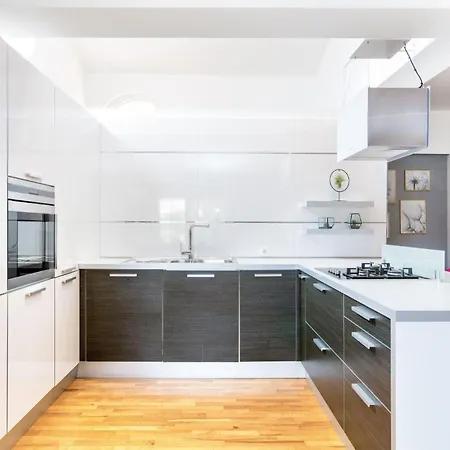 In Mit Grill, Garten Und Terrasse Apartment