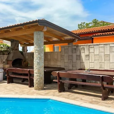 Apartament In Mit Grill, Garten Und Terrasse